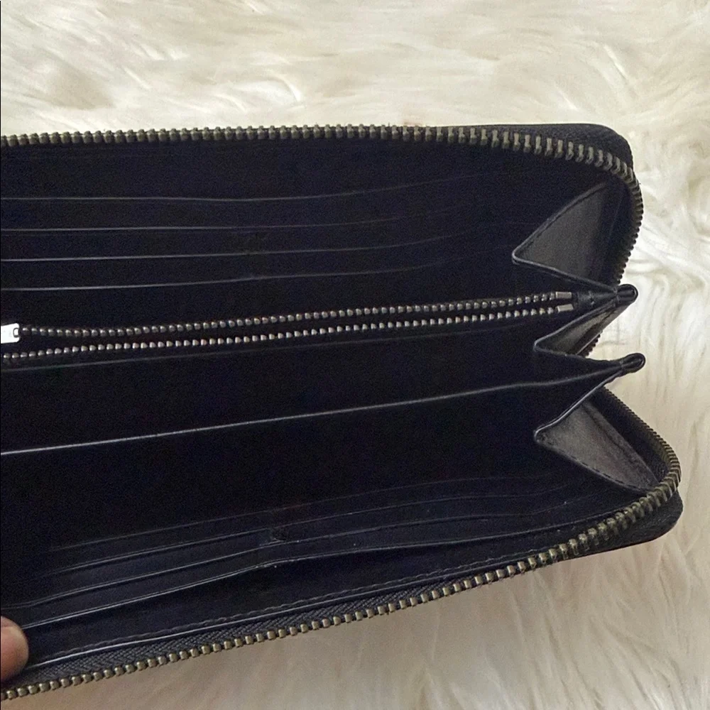 Rip And Repair Accordion Wallet